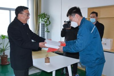 山東省濰坊市人大常委會(huì)副主任范福生蒞臨山東國邦藥業(yè)指導(dǎo)慰問